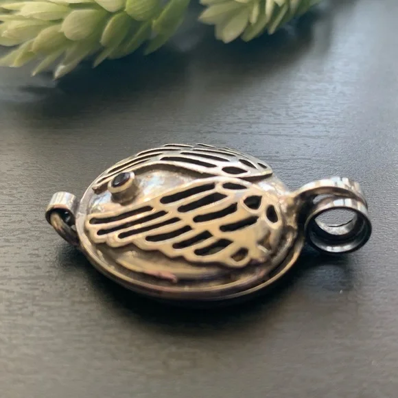 Sterling Amethyst Locket Diffuser - Picture 4 of 12